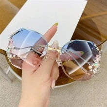 Shein - 1pc Women's High-end Uv Protection Sunglasses With Packaging Box