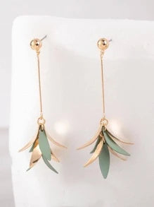 Shein - 1 Pair Of Exquisite And Sweet Multicolor Dopamine Spray Painted Petal-leaf Tassel Earrings For Women, Long Style, Suitable For Spring/summer Beach Vacation Gifts