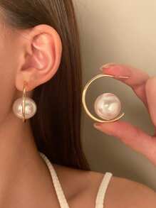 Shein - 1pair Fashionable Exaggerated Faux Pearl C-shaped Hoop Earrings For Women Daily Wear