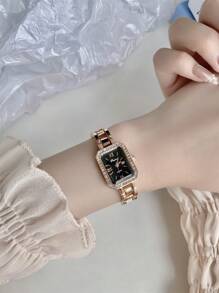 Shein - New Arrival 1pc Fashionable Women's Watch Romannumerals Rhinestone Decor Square Pointer Quartz Watch Black