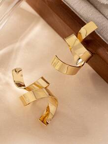 Shein - 1pc European And American Fashion Gold-plated Earring Suitable For Women's Daily Wear