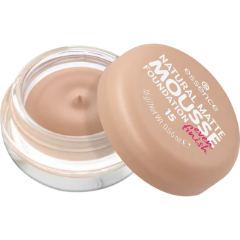 Essence - Natural Matte Mousse Found. 04