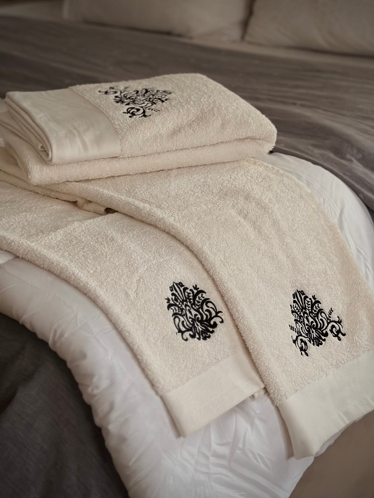 DAMASK MARFILL TOWEL