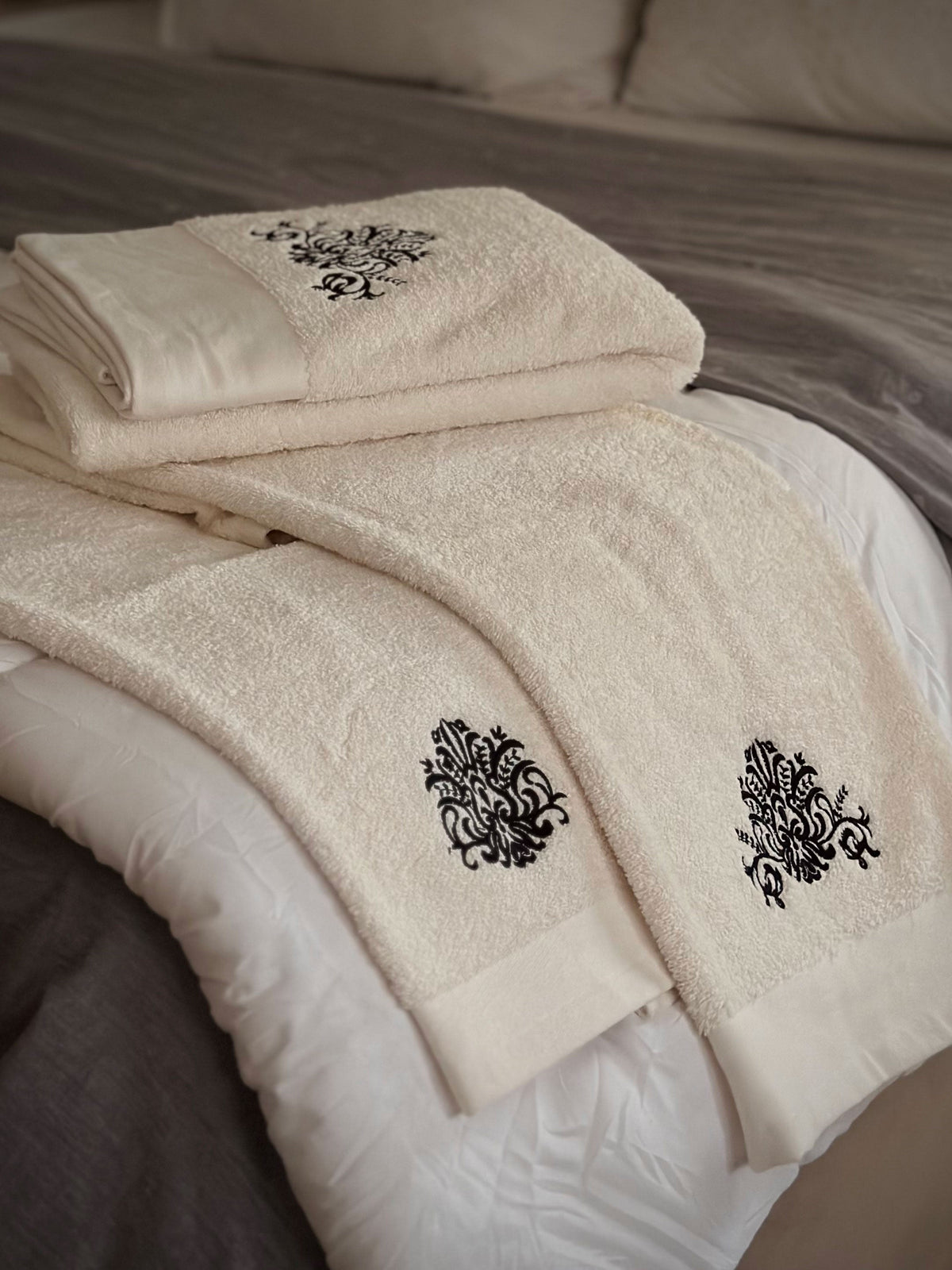 DAMASK MARFILL TOWEL