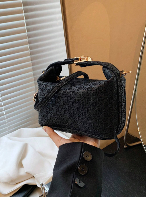Shein - One Piece, Fashionable And Versatile, One-shoulder Cross-body Bag