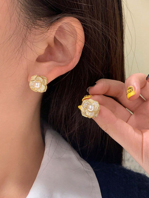 Shein - 1 Pair Of Elegant & Cute Korean 3d Camellia Zirconia Pearl Earrings