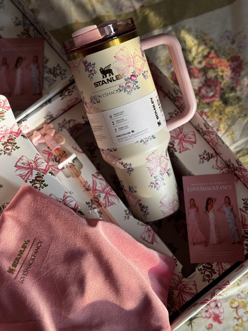 Home.co - Stanley Quencher H2.0 Tumbler 40 Oz - Loveshackfancy Holiday Blush Pink