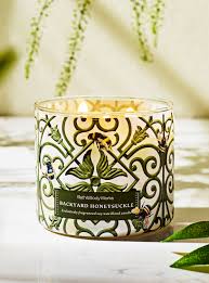 Bath & Body Works - Backyard Honeysuckle 3 Wick Candles 414gms
