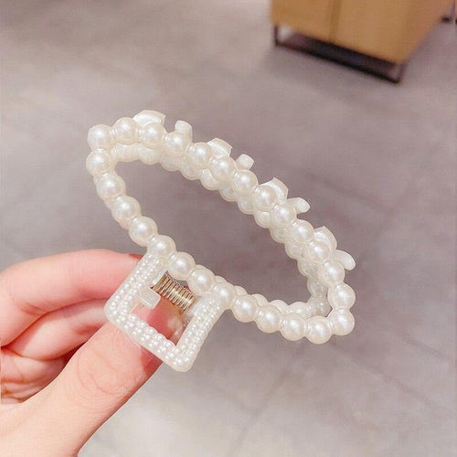 Home.co - Faux Pearl Claw Clip - Oval