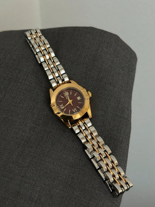 Shein - Elegant And Exquisite Quartz Wristwatch Featuring A Vintage Design
