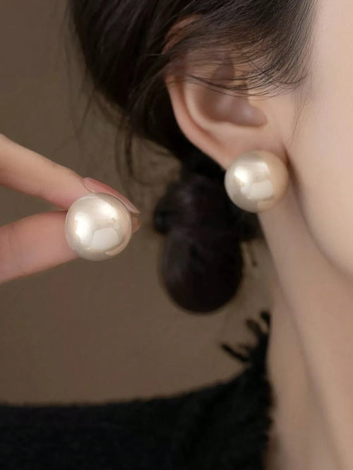 Shein - 1 Pair Elegant French Vintage Style High-quality Faux Pearl Stud Earrings