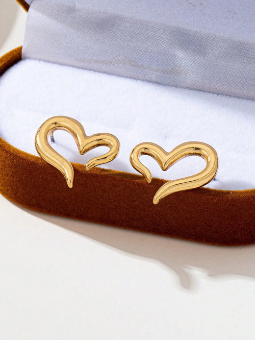 Shein - 1 Pair Minimalist Hollow Heart Stud Earrings, Asymmetrical