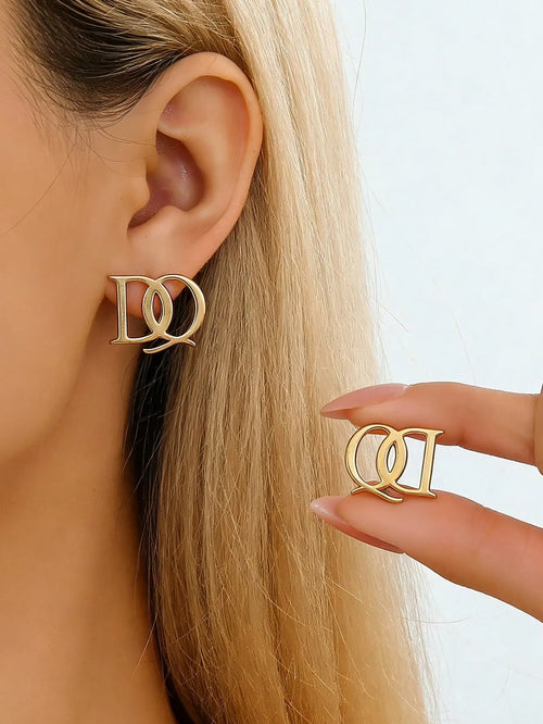 Shein - Gold Qd Letter Stud Earrings