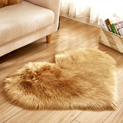 GABA FUR RUG HEART SHAPE